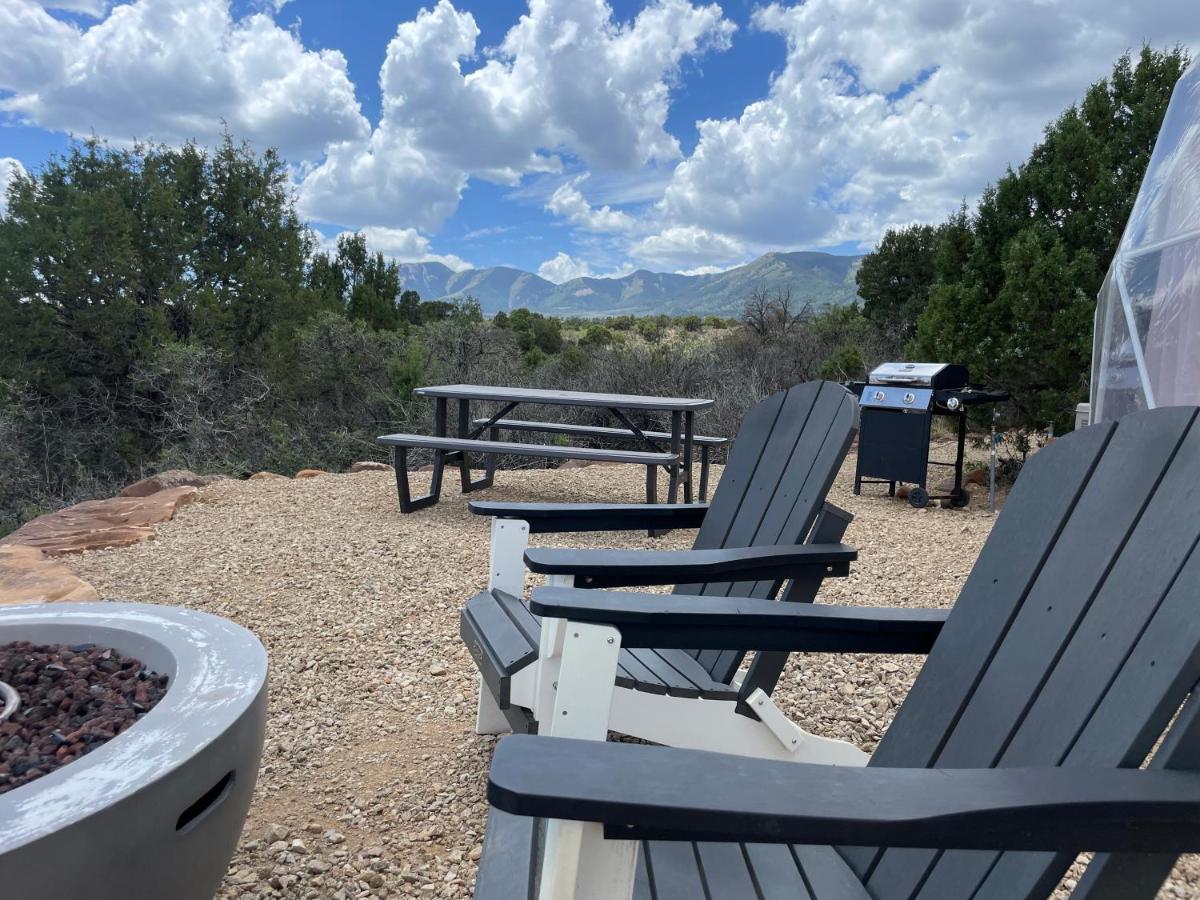 Canyon Rim Domes - A Luxury Glamping Experience!! Monticello Luaran gambar